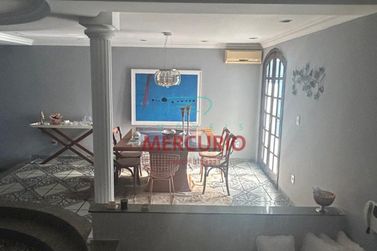Sobrado &agrave; venda - 370m&sup2; - Vila Monlevade