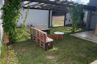 Ch&aacute;cara &agrave; venda - 150m&sup2; - Vale do Igap&oacute;