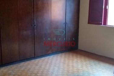 Casa &agrave; venda - 242m&sup2; - Vila Cardia