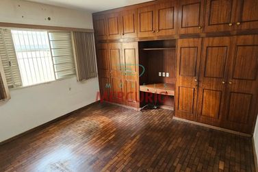 Casa &agrave; venda - 247m&sup2; - Vila Aeroporto Bauru
