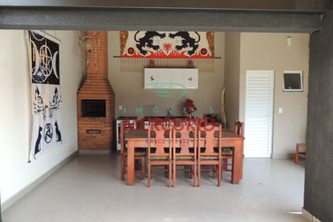 Casa &agrave; venda - 296m&sup2; - Jardim Terra Branca