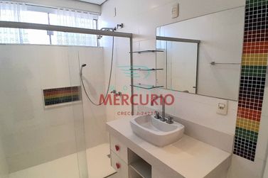 Casa &agrave; venda - 258m&sup2; - Centro