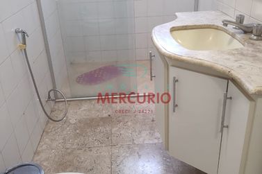 Apartamento &agrave; venda - 220m&sup2; - Centro