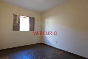 Casa &agrave; venda - 100m&sup2; - Parque Residencial das Cam&eacute;lias