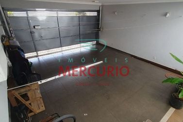 Casa &agrave; venda - 294m&sup2; - Centro
