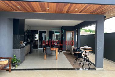 Casa &agrave; venda - 248m&sup2; - Condom&iacute;nio Vale Florido 2
