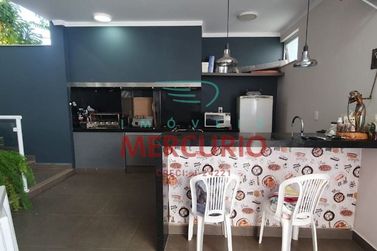 Casa &agrave; venda - 294m&sup2; - Centro