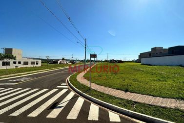 Terreno &agrave; venda - 402m&sup2; - Centro