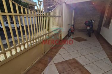 Casa &agrave; venda - 210m&sup2; - Vila Nova Cidade Universit&aacute;ria