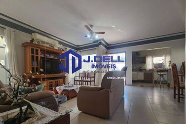 Casa &agrave; venda - 330m&sup2; - Colonial
