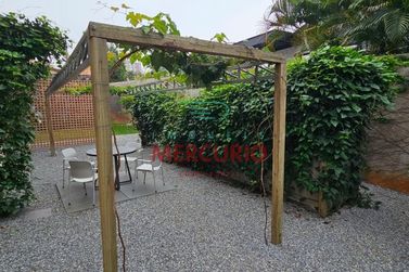 Casa &agrave; venda - 316m&sup2; - Jardim Shangri-L&aacute;