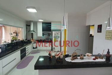 Casa &agrave; venda - 450m&sup2; - Residencial Vale Florido