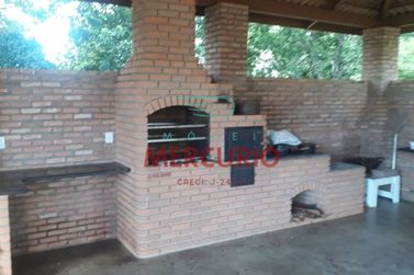 S&iacute;tio &agrave; venda - 180m&sup2; - Centro