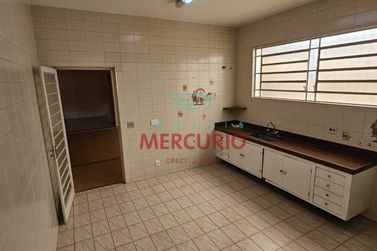 Casa &agrave; venda - 247m&sup2; - Vila Aeroporto Bauru