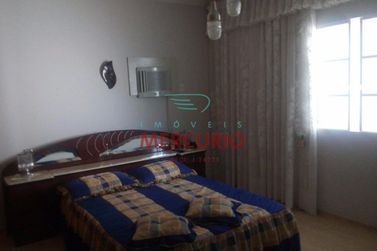 Casa &agrave; venda - 235m&sup2; - Centro