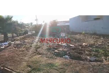 Terreno &agrave; venda - 328m&sup2; - Jardim Maria Luiza II
