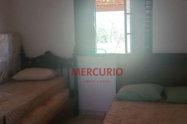 S&iacute;tio &agrave; venda - 180m&sup2; - Centro