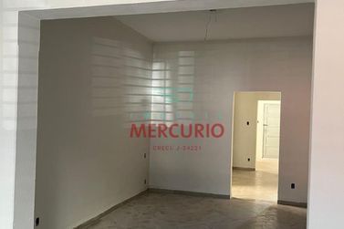 Casa &agrave; venda - 400m&sup2; - Centro