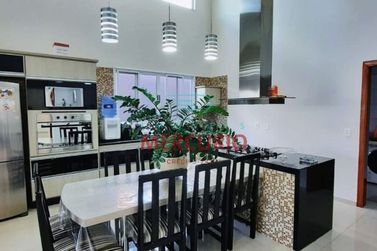 Casa &agrave; venda - 350m&sup2; - Residecial Primavera