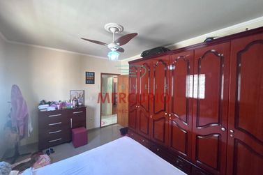 Casa para alugar - 211m&sup2; - Jardim Petr&oacute;polis