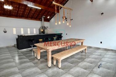 Ch&aacute;cara &agrave; venda - 250m&sup2; - Vale do Igap&oacute;