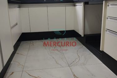 Apartamento &agrave; venda - 220m&sup2; - Centro