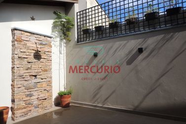 Casa &agrave; venda - 296m&sup2; - Jardim Terra Branca