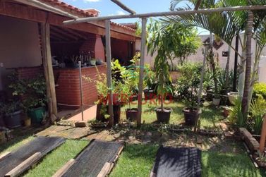 Casa &agrave; venda - 90m&sup2; - Nova Piraju&iacute;