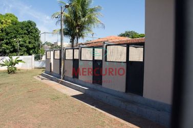 Casa &agrave; venda - 952m&sup2; - Jardim Shangri-L&aacute;
