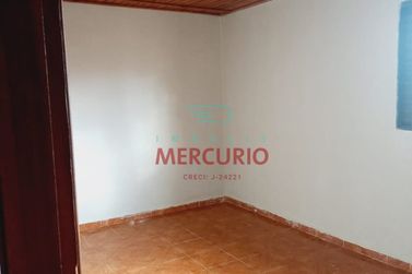 Casa &agrave; venda - 200m&sup2; - N&uacute;cleo Habitacional Vereador Edson Francisco da Silva