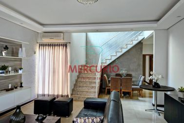 Casa &agrave; venda - 230m&sup2; - Vila Avia&ccedil;&atilde;o
