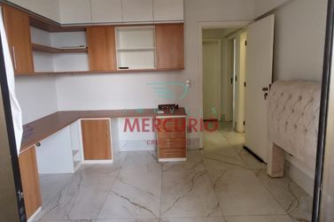 Apartamento &agrave; venda - 220m&sup2; - Centro