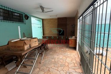 Casa &agrave; venda - 301m&sup2; - Centro