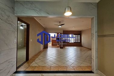 Casa &agrave; venda - 358m&sup2; - Serrao