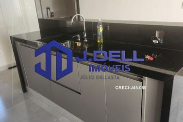 Casa &agrave; venda - 300m&sup2; - Centro