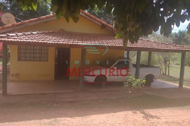 S&iacute;tio &agrave; venda - 180m&sup2; - Centro