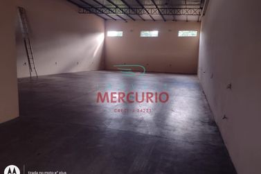 Sal&atilde;o Comercial para alugar - 275m&sup2; - Centro