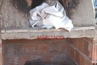 Ch&aacute;cara &agrave; venda - 100m&sup2; - &Aacute;rea Rural de Agudos
