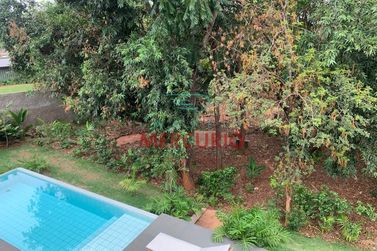 Casa &agrave; venda - 316m&sup2; - Jardim Shangri-L&aacute;
