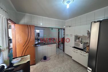 Casa para alugar - 211m&sup2; - Jardim Petr&oacute;polis