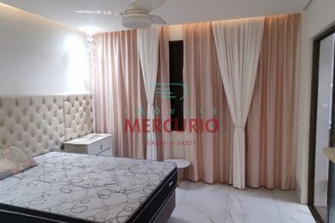 Apartamento &agrave; venda - 220m&sup2; - Centro