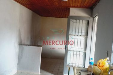 Casa &agrave; venda - 200m&sup2; - N&uacute;cleo Habitacional Vereador Edson Francisco da Silva
