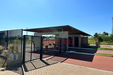 Terreno &agrave; venda - 402m&sup2; - Centro