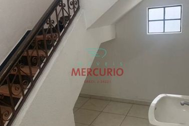 Casa para alugar - 200m&sup2; - Centro
