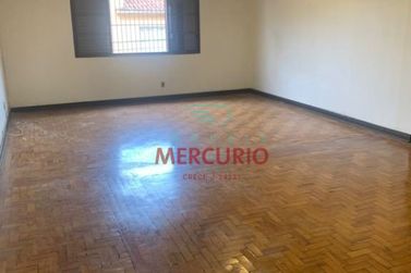 Casa para alugar - 200m&sup2; - Centro