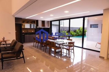 Casa &agrave; venda - 598m&sup2; - Shangri-la