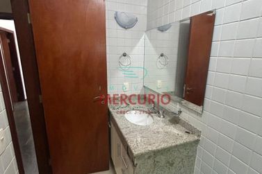 Ch&aacute;cara &agrave; venda - 236m&sup2; - Condom&iacute;nio Real Village