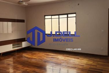 Casa &agrave; venda - 240m&sup2; - Jardim Terra Branca