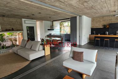 Casa &agrave; venda - 316m&sup2; - Jardim Shangri-L&aacute;