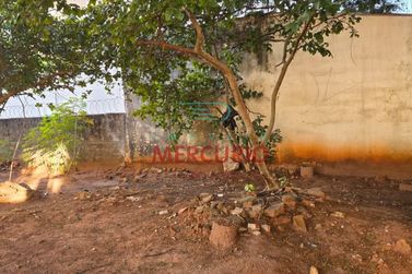 Terreno &agrave; venda - 592m&sup2; - Vila Nova Cidade Universit&aacute;ria
